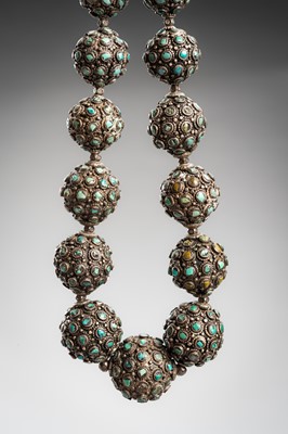 Lot 756 - A TURQUOISE-INLAID SILVER NECKLACE