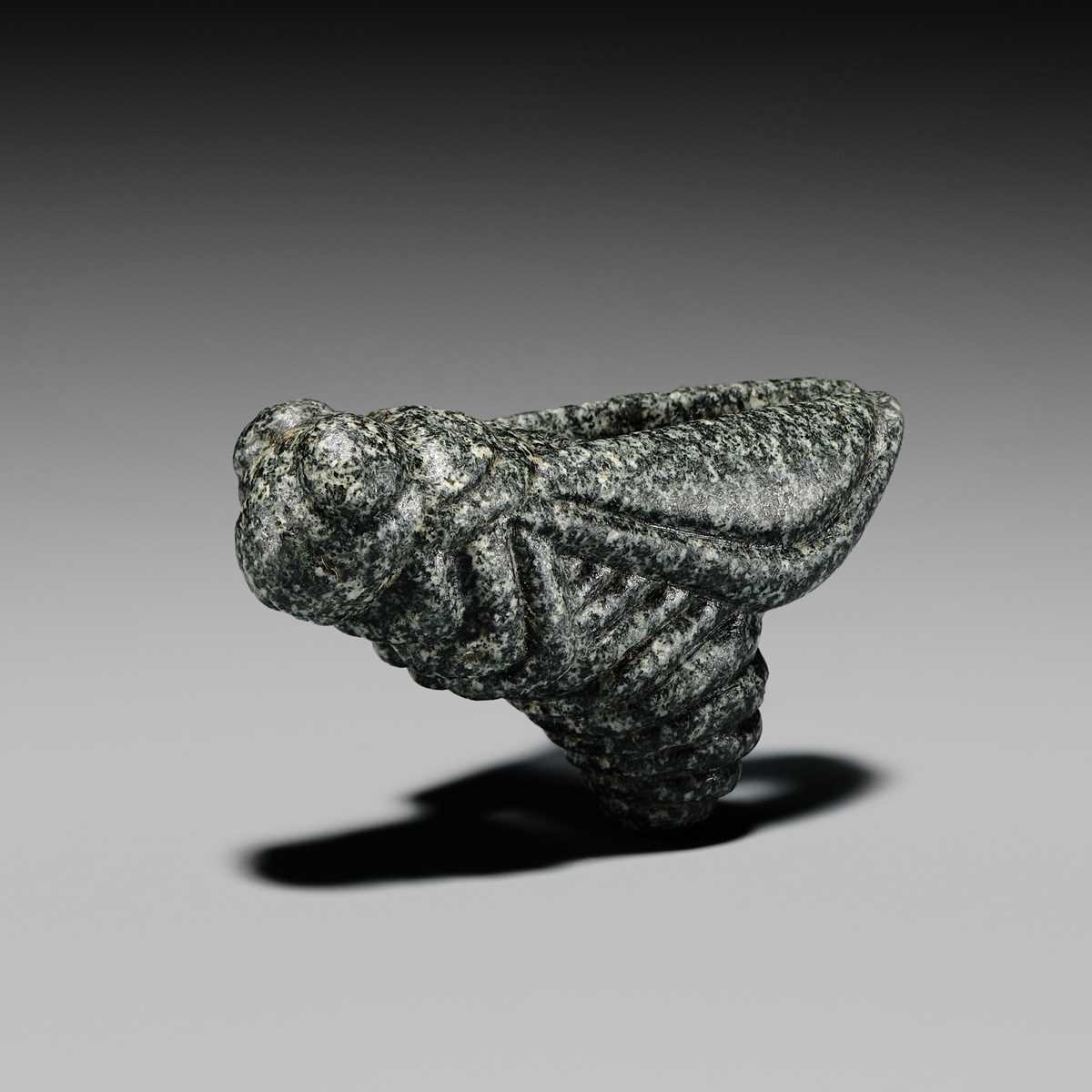Lot 33 - A VERY RARE GRANITE AMULET OF A BEE, LATE PERIOD