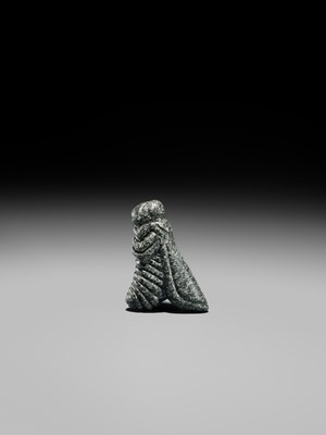 Lot 33 - A VERY RARE GRANITE AMULET OF A BEE, LATE PERIOD