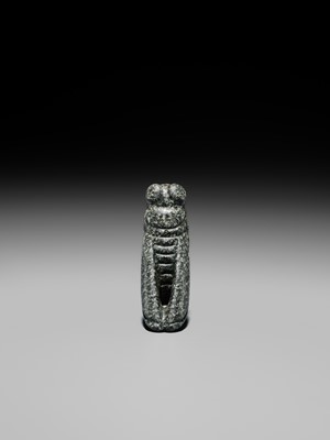 Lot 33 - A VERY RARE GRANITE AMULET OF A BEE, LATE PERIOD