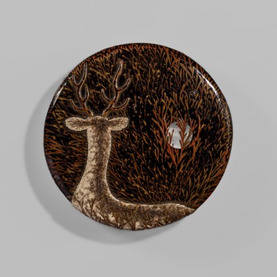 Lot 290 - A FINE INLAID RITSUO-STYLE KOGO (INCENSE BOX) AND COVER DEPICTING A DEER GAZING AT THE FULL MOON