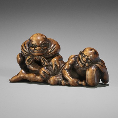 Lot 435 - A RARE WOOD NETSUKE OF RAIJIN AND FUJIN