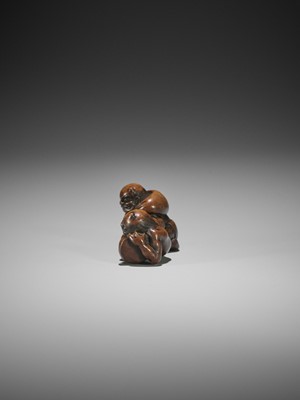 Lot 435 - A RARE WOOD NETSUKE OF RAIJIN AND FUJIN