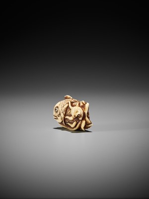 IKKOSAI: A FINE IVORY NETSUKE OF MARINE LIFE