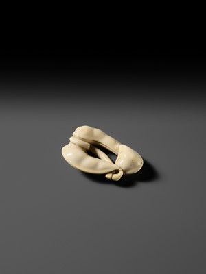Lot 136 - AN IVORY NETSUKE OF EDAMAME BEAN PODS