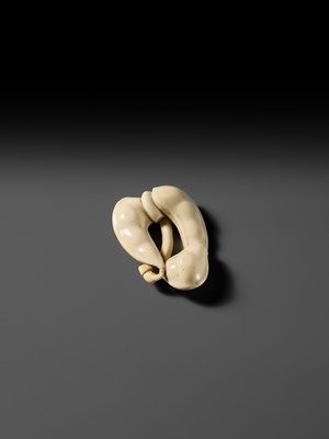 Lot 136 - AN IVORY NETSUKE OF EDAMAME BEAN PODS