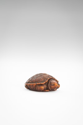 Lot 507 - YIREN: A CONTEMPORARY WOOD NETSUKE OF A TORTOISE