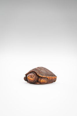 Lot 507 - YIREN: A CONTEMPORARY WOOD NETSUKE OF A TORTOISE