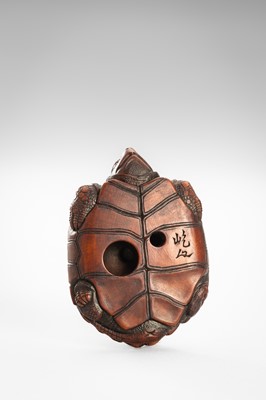 Lot 507 - YIREN: A CONTEMPORARY WOOD NETSUKE OF A TORTOISE