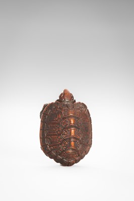Lot 507 - YIREN: A CONTEMPORARY WOOD NETSUKE OF A TORTOISE