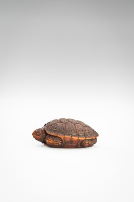 Lot 507 - YIREN: A CONTEMPORARY WOOD NETSUKE OF A TORTOISE