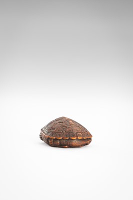 Lot 507 - YIREN: A CONTEMPORARY WOOD NETSUKE OF A TORTOISE