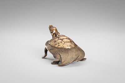 Lot 39 - A BRONZE OKIMONO OF A MINOGAME