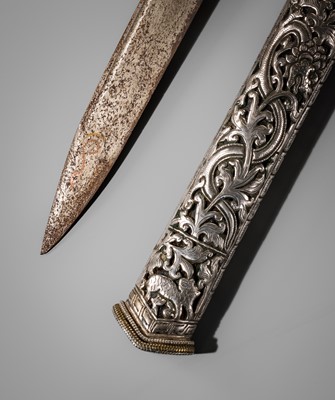 Lot 31 - A BONE AND SILVER-MOUNTED CEREMONIAL DAGGER, DUGHTI, LATE 19TH-EARLY 20TH CENTURY