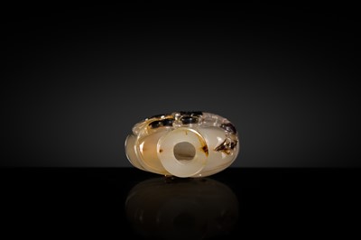 A FINE SILHOUETTE AGATE SNUFF BOTTLE WITH IMMORTAL, 19TH CENTURY