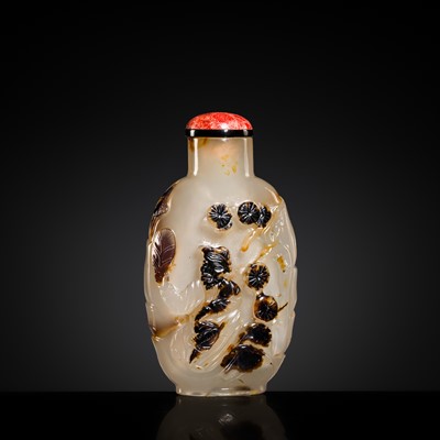 A FINE SILHOUETTE AGATE SNUFF BOTTLE WITH IMMORTAL, 19TH CENTURY