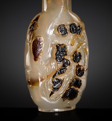 A FINE SILHOUETTE AGATE SNUFF BOTTLE WITH IMMORTAL, 19TH CENTURY