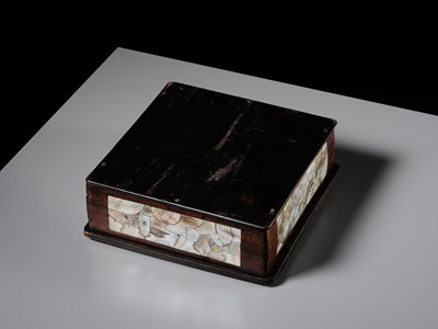 A CARVED MOTHER-OF-PEARL INLAID WOOD BOX AND COVER, 19TH CENTURY