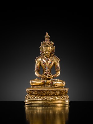 Lot 26 - AN INLAID GILT-BRONZE FIGURE OF AMITAYUS, TIBET, 19TH TO EARLY 20TH CENTURY