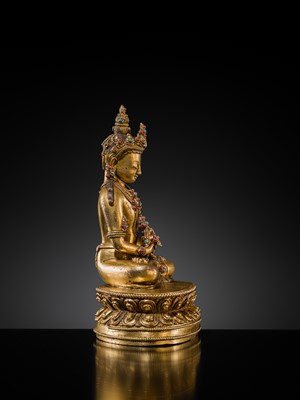 Lot 26 - AN INLAID GILT-BRONZE FIGURE OF AMITAYUS, TIBET, 19TH TO EARLY 20TH CENTURY