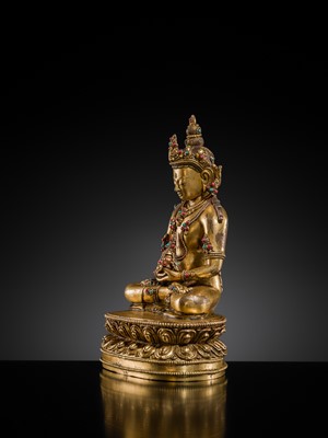 Lot 26 - AN INLAID GILT-BRONZE FIGURE OF AMITAYUS, TIBET, 19TH TO EARLY 20TH CENTURY