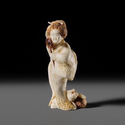 Lot 382 - ALEXANDER DERKACHENKO: A CONTEMPORARY MAMMOTH TUSK NETSUKE OF ONNA SAN NO MIYA AND CAT