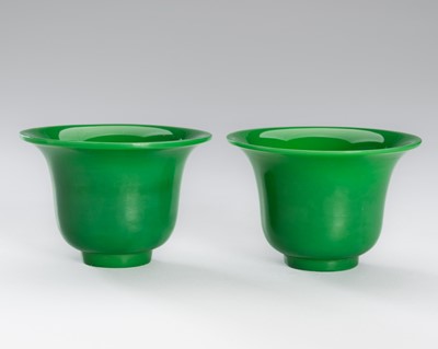 Lot 887 - A PAIR OF GREEN PEKING GLASS CUPS, TONGZHI MARK AND PERIOD