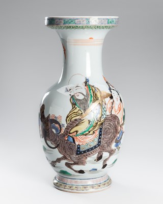 Lot 1198 - A TALL FAMILLE VERTE PORCELAIN VASE WITH SHOULAO AND DEER, c. 1900s