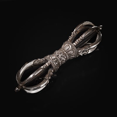 Lot 4 - A LARGE IRON VAJRA, TIBET, 15TH-17TH CENTURY