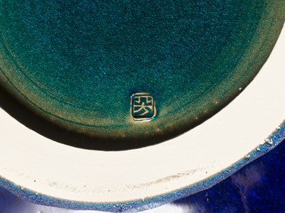 YOSHIRO KIMURA: A LARGE AND MAGNIFICENTLY ENAMELED HEKIYU PORCELAIN VASE