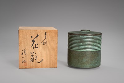 Lot 55 - SOICHI: A GREEN PATINATED BRONZE VASE