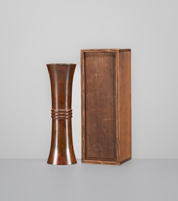 Lot 62 - A FINE GU-FORM BRONZE FLOWER VASE