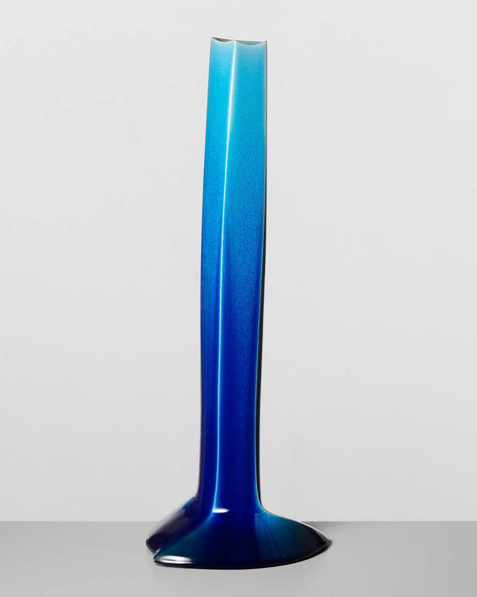 YOSHIRO KIMURA: A MAGNIFICENT HEKIYU PORCELAIN VASE