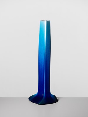 YOSHIRO KIMURA: A MAGNIFICENT HEKIYU PORCELAIN VASE