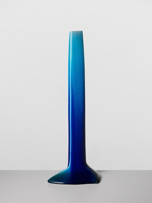 YOSHIRO KIMURA: A MAGNIFICENT HEKIYU PORCELAIN VASE