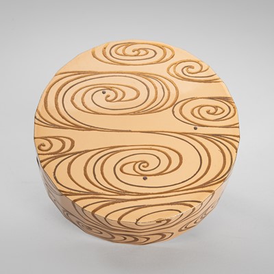 Lot 130 - HOSHUN: A FINE LACQUER KOGO (INCENSE BOX) AND COVER WITH WAVES