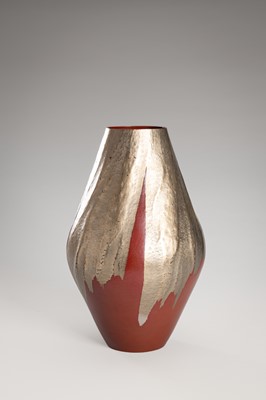 Lot 234 - GYOKUSENDO: A HAMMERED SUAKA (COPPER) VASE
