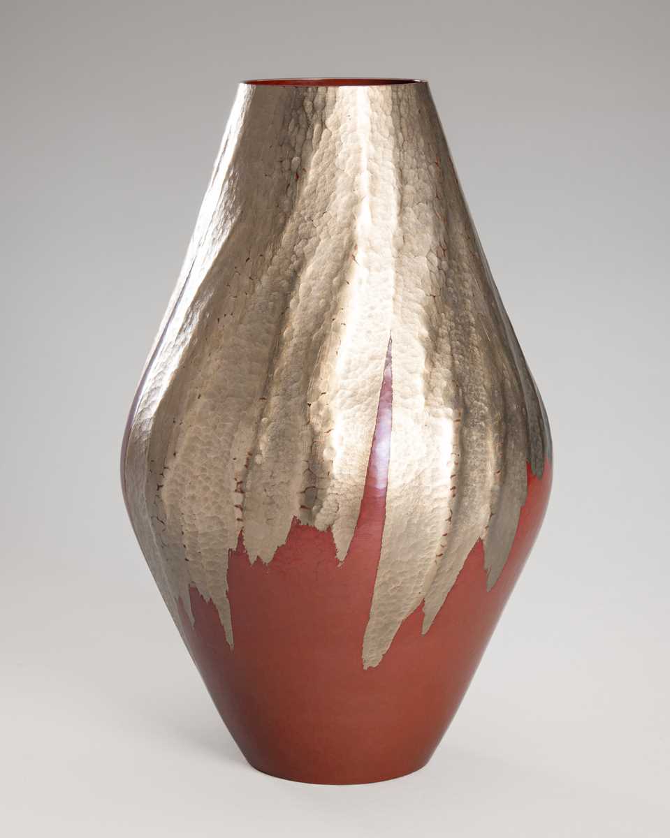 Lot 234 - GYOKUSENDO: A HAMMERED SUAKA (COPPER) VASE