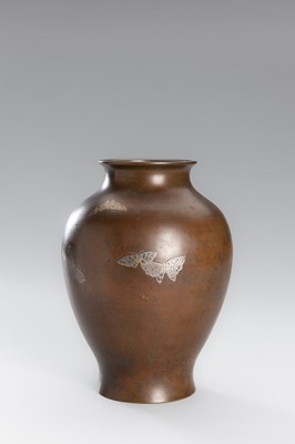Lot 12 - A SILVER INLAID BRONZE VASE WITH BUTTERFLIES