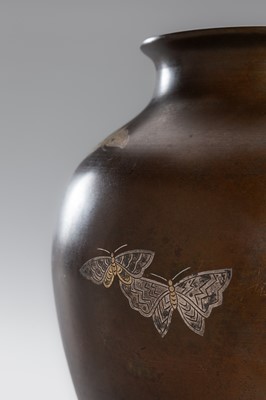 Lot 12 - A SILVER INLAID BRONZE VASE WITH BUTTERFLIES