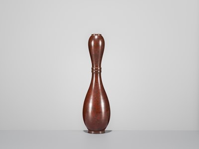 Lot 65 - NAKAJIMA YASUMI II: A SEIDO BRONZE DOUBLE-GOURD VASE