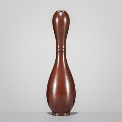 Lot 65 - NAKAJIMA YASUMI II: A SEIDO BRONZE DOUBLE-GOURD VASE