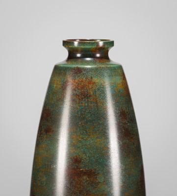 Lot 60 - MASAHARU TAKENAKA: A FINE BRONZE FLOWER VASE
