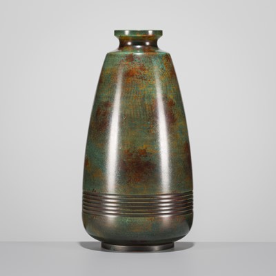 Lot 60 - MASAHARU TAKENAKA: A FINE BRONZE FLOWER VASE