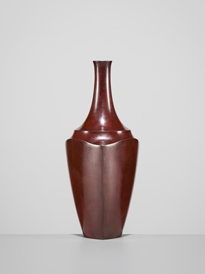 Lot 67 - SHUGETSU: A FINE TRIANGULAR BRONZE VASE