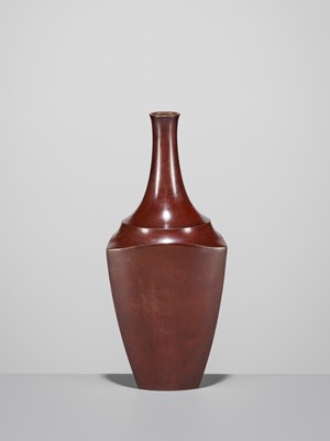 Lot 67 - SHUGETSU: A FINE TRIANGULAR BRONZE VASE