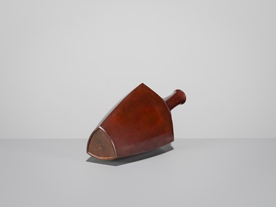 Lot 67 - SHUGETSU: A FINE TRIANGULAR BRONZE VASE