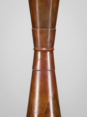 Lot 61 - SHIMA MITSUAKI: A ‘KINUTA’ MALLET-FORM BRONZE VASE