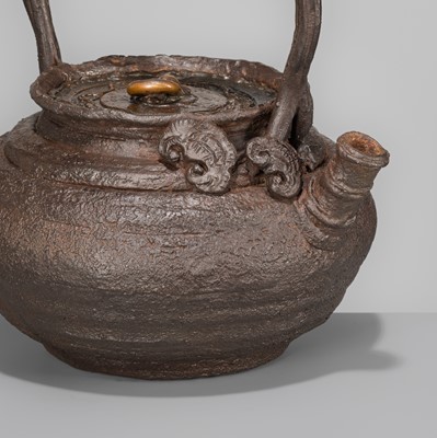Lot 33 - SEIUN: AN IRON ‘REISHI’ TETSUBIN (TEA KETTLE)