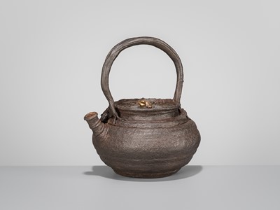 Lot 33 - SEIUN: AN IRON ‘REISHI’ TETSUBIN (TEA KETTLE)